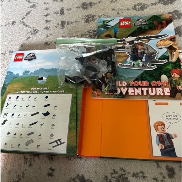 Lego build your own adventure- Jurassic World - Picture 2 of 3